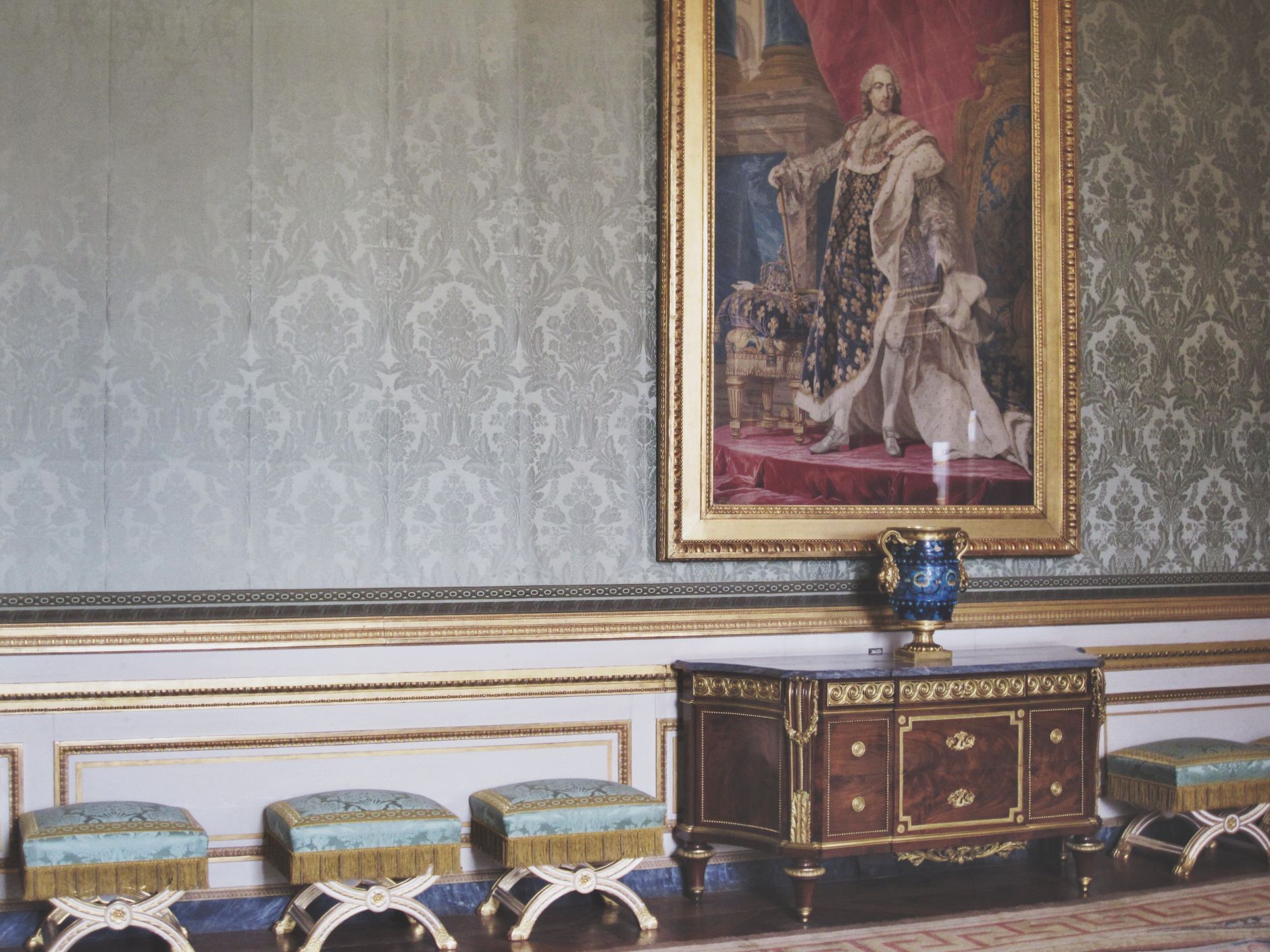 Château-de-Versailles-rooms-disi-couture-01